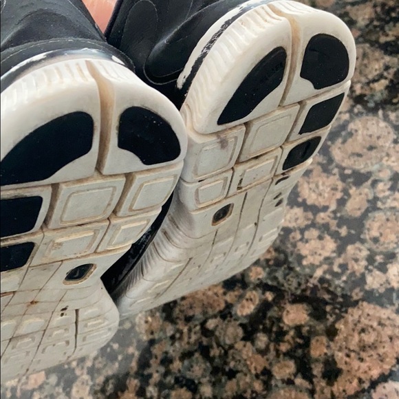 Nike mesh tennis shoes 7.5 - Picture 5 of 5